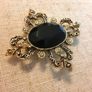 🌼2 For $15🌼 Black and Gold Brooch Women's Jewelry Vintage